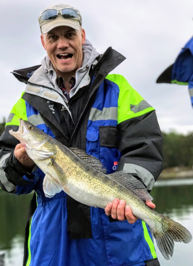 Erics fina gös tagen på gäddfärgad jigg!