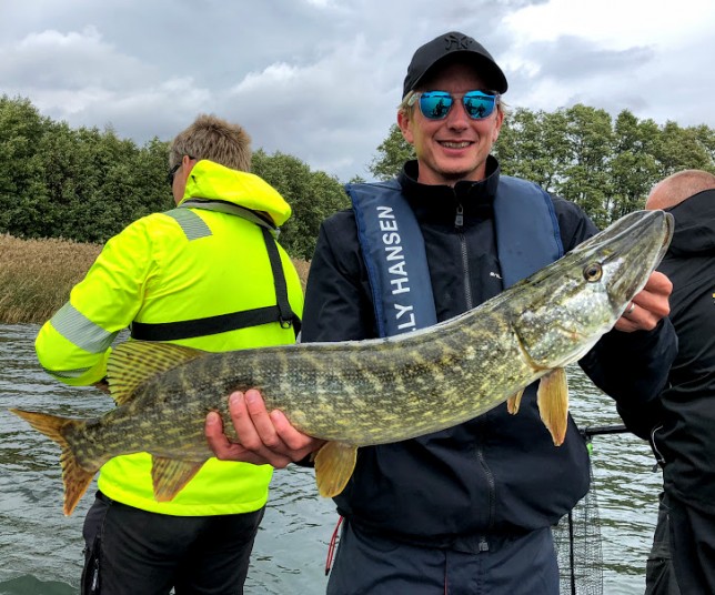 PB för Johan med gädda på cirka 85 centimeter!